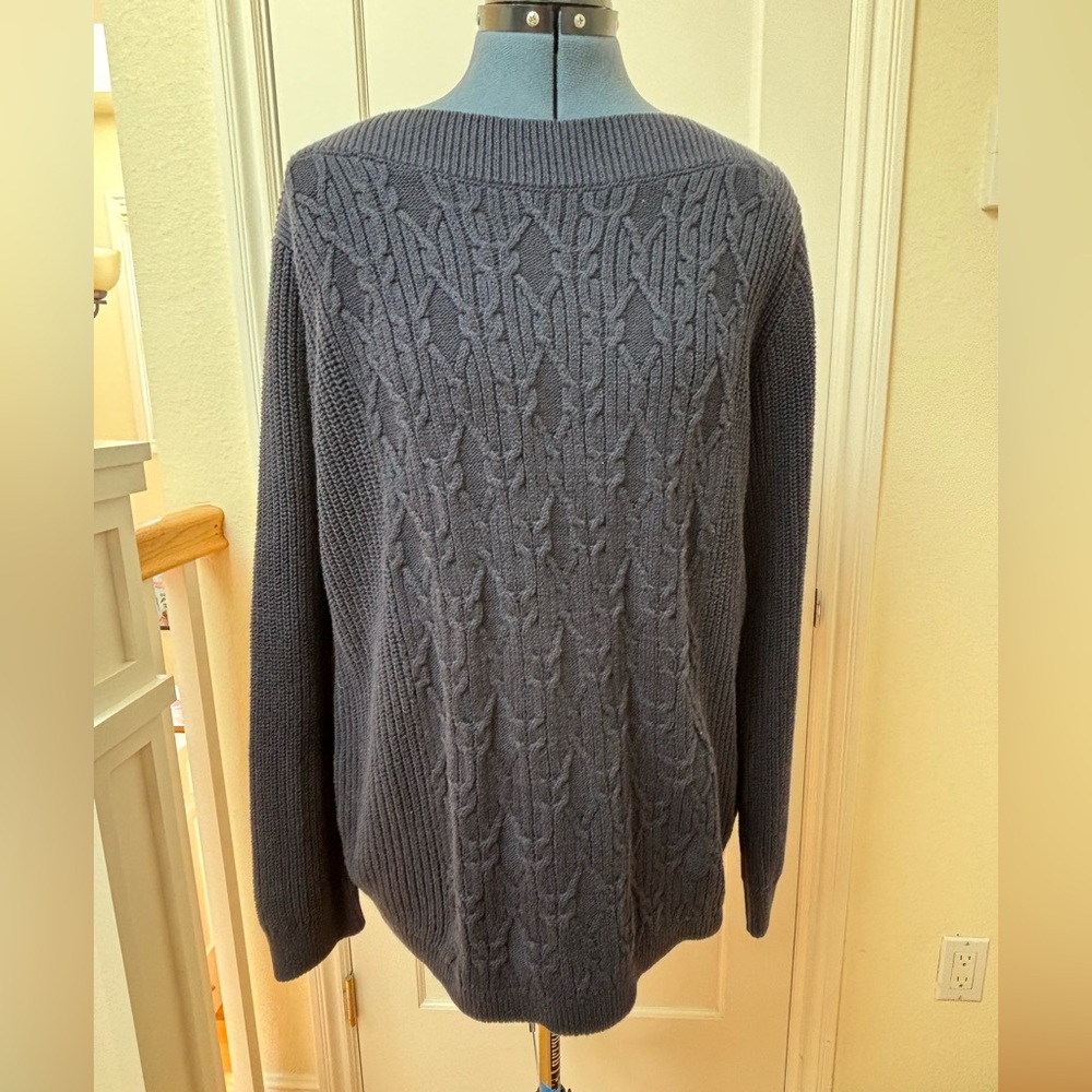 Tommy Hilfiger Women’s Dark Blue Crewneck Sweater L